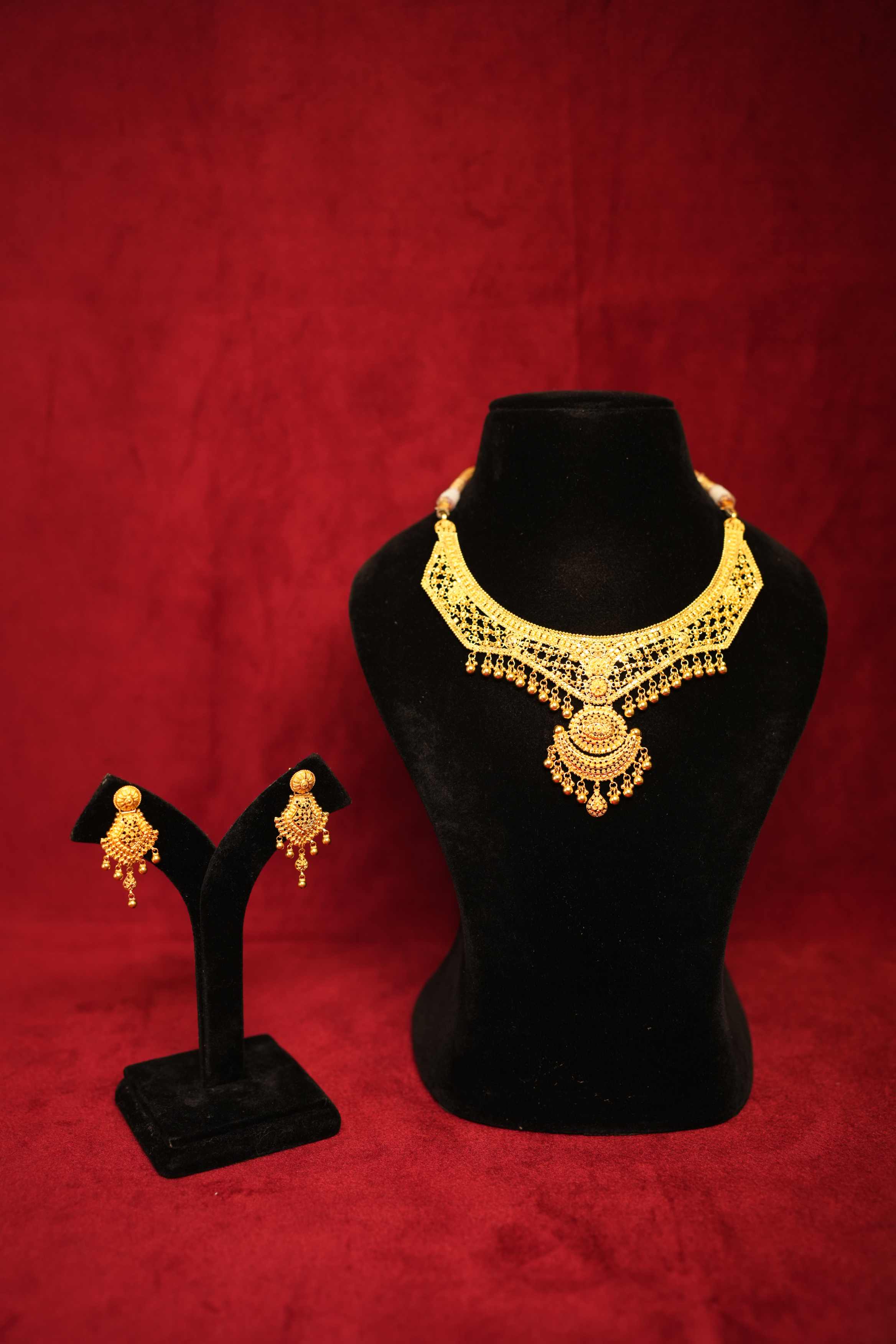 Gold Choker Necklace